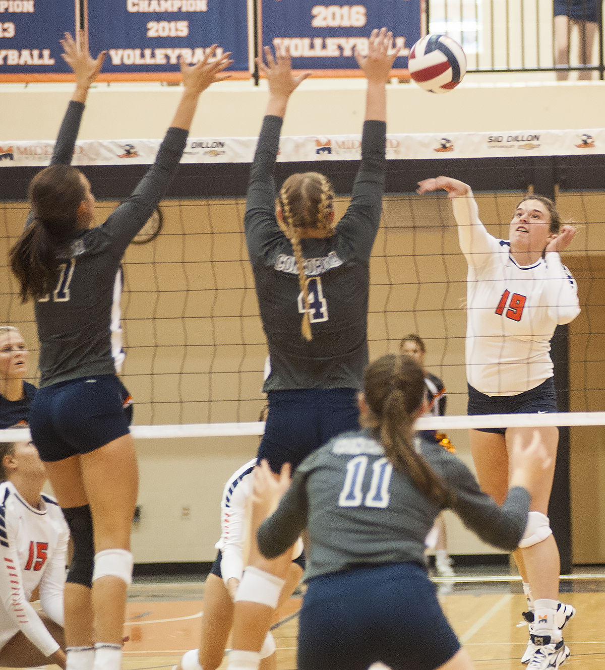 Photos: Midland volleyball vs. Concordia, 9.6.17
